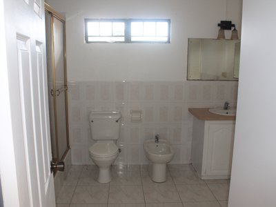 Master Ensuite.JPG